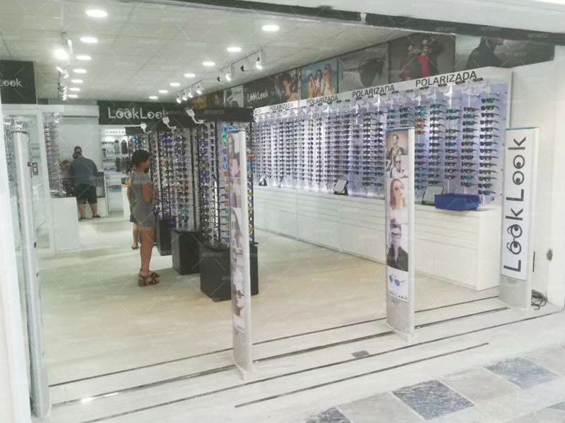 Az optikai boltban Cumei AM6108 akusztikus mágneses lopásgátló eszközt telepítettek